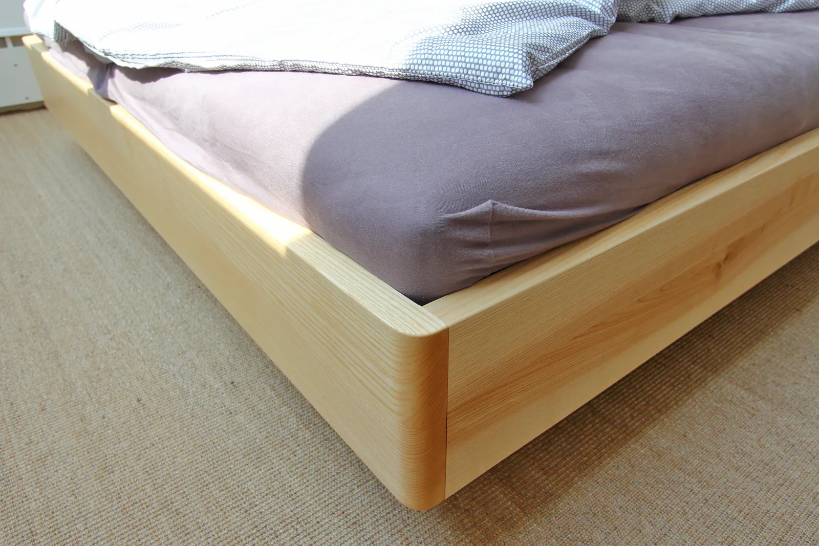 matalia-bett-esche-schwebend_flaches_kopfteil-2